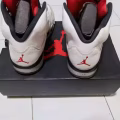 原价$489 处理$169 AJ5 乔丹 Air Jordan5 经典版白水泥  图片 1