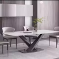 不同尺寸的长方形灰色岩石餐桌 图片 1