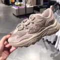 各种品牌男女鞋和服饰 图片 2