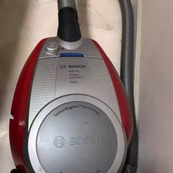 很新的BOSCH 吸尘机搬家处理