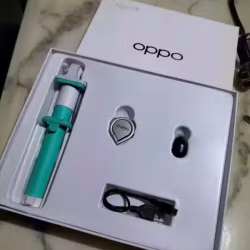 OPPO礼盒，买新机附送，无线耳机，自拍器，方便手扣
