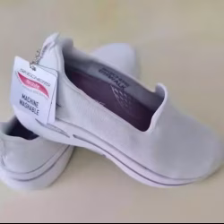 Skechers 女裝运动休閒鞋