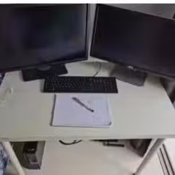 宜家白色工作桌