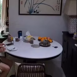 圆形大理石餐桌+4张原配椅子