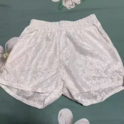 女生短裤