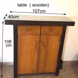 木桌(wooden table)