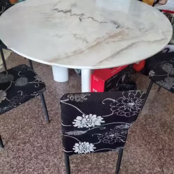 大理石桌子