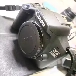 canon EOS 1300D