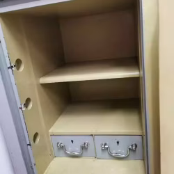 老式保险柜