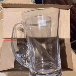玻璃杯