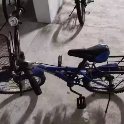 儿童自行车