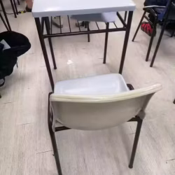 二手的课室桌椅出售