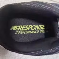running shoe 很輕有彈性