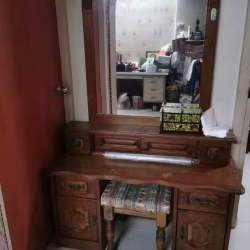 复古化妆桌