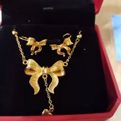 裝飾品