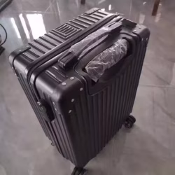 转让行李箱