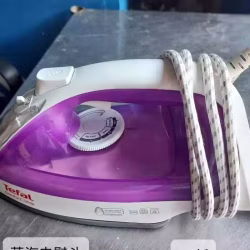 电熨斗