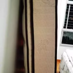 出售自用一年的品牌床垫+床架 和高级沙发