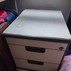 床头柜