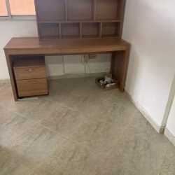 电脑桌