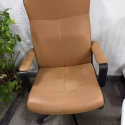 电脑椅