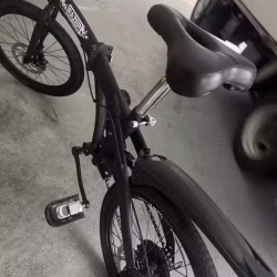 95新折叠自行车，黑白两台