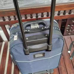 20寸蓝色行李箱旅行箱trunk