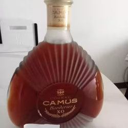      收藏几十年的老酒转让