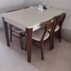 餐桌