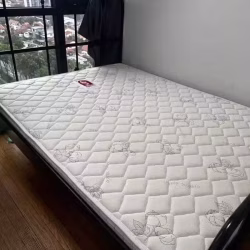 queen size 床和床垫