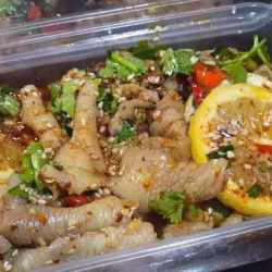 各种口味有骨 无骨 鸡爪$8/盒