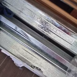 装修隔间的龙骨，18平方量，送腻子，钉子，钳子等工具