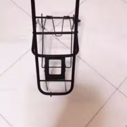 自行车后座一个