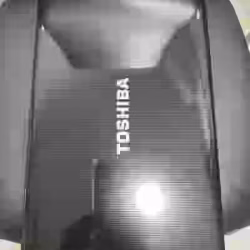 出售 东芝 Toshiba 笔记本电脑。 