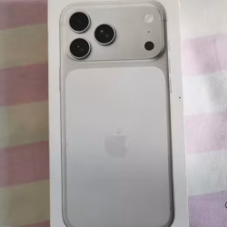 全新没开封 IPHONE 17 Pro Max 256G 白色 1630新币. 