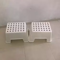塑料板凳