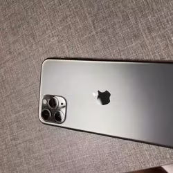自用iPhone11pro 256G绿色，9.99新没任何磕碰，功能正常950