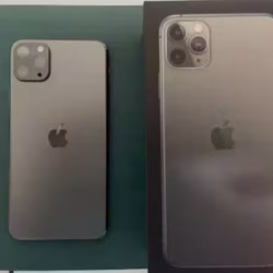 iPhone 11 Pro Max 256GB 9.99成新 墨绿色（全新配件）