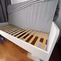 单人床