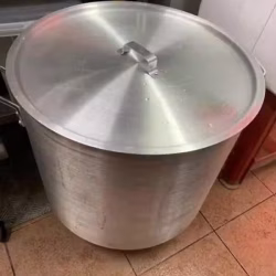 全新的大湯锅