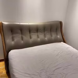 棕色实木真皮床架