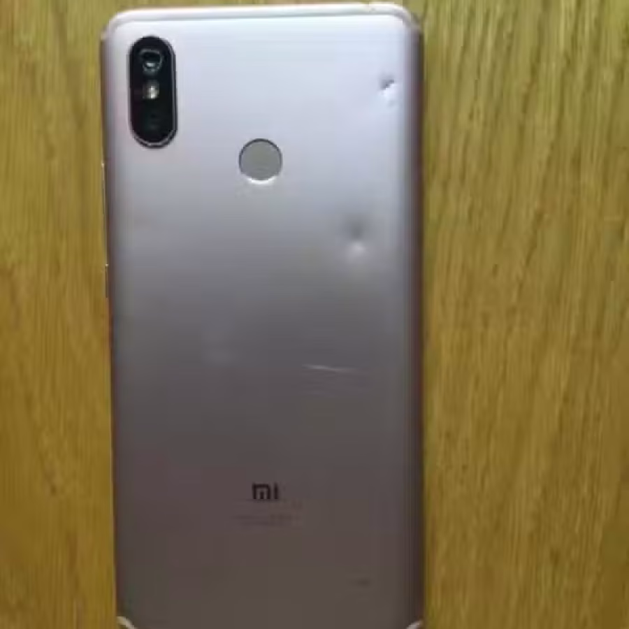 非常便宜卖【小米 mi max3 4g/64g 大屏手机】已经卖了。 图片 2