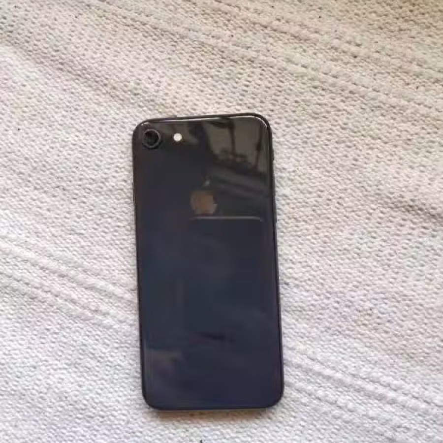 苹果8低价出售 图片 2