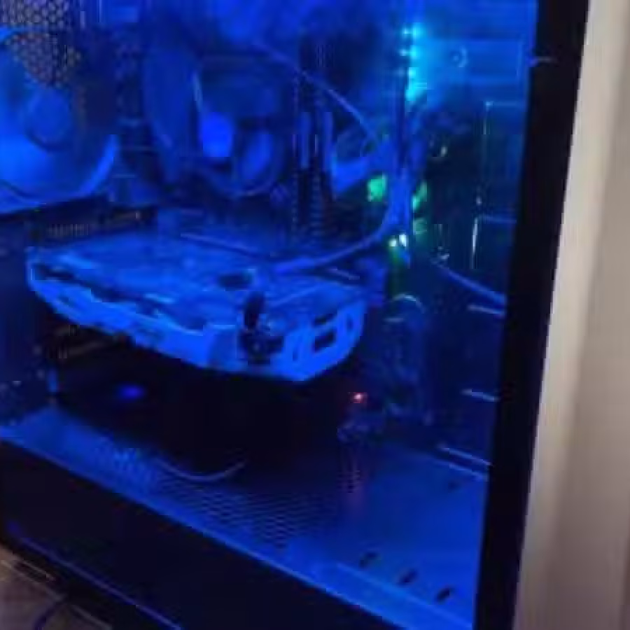 华硕台式电脑 GTS1070 图片 1