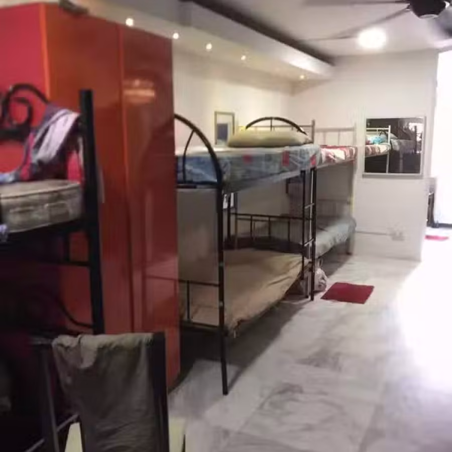 5 套二手金属双层床，带胶合板底座，床垫 图片 3