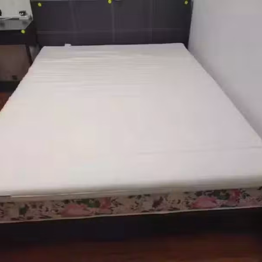 双人床和海马床垫 图片 2