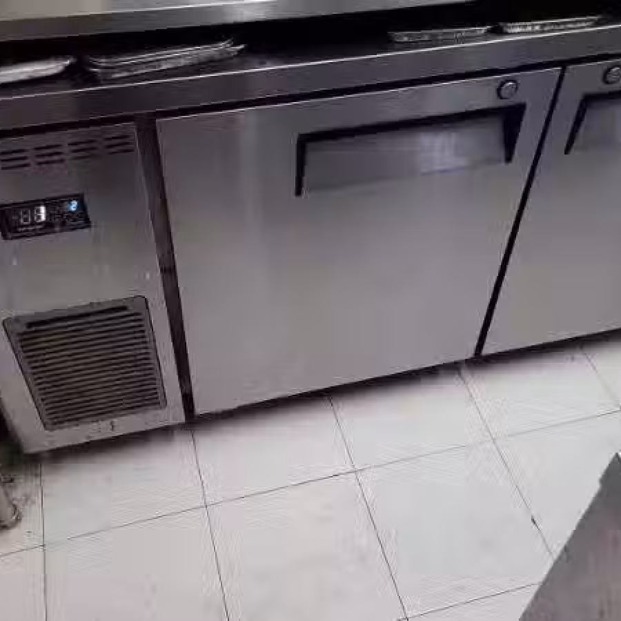 Servicing 维修 FNB kitchen equipment　 图片 1