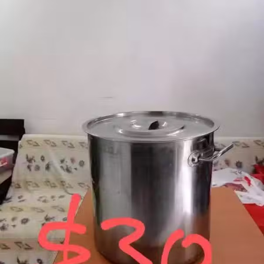 两个白钢汤桶和一个大的蒸笼三层的 图片 3