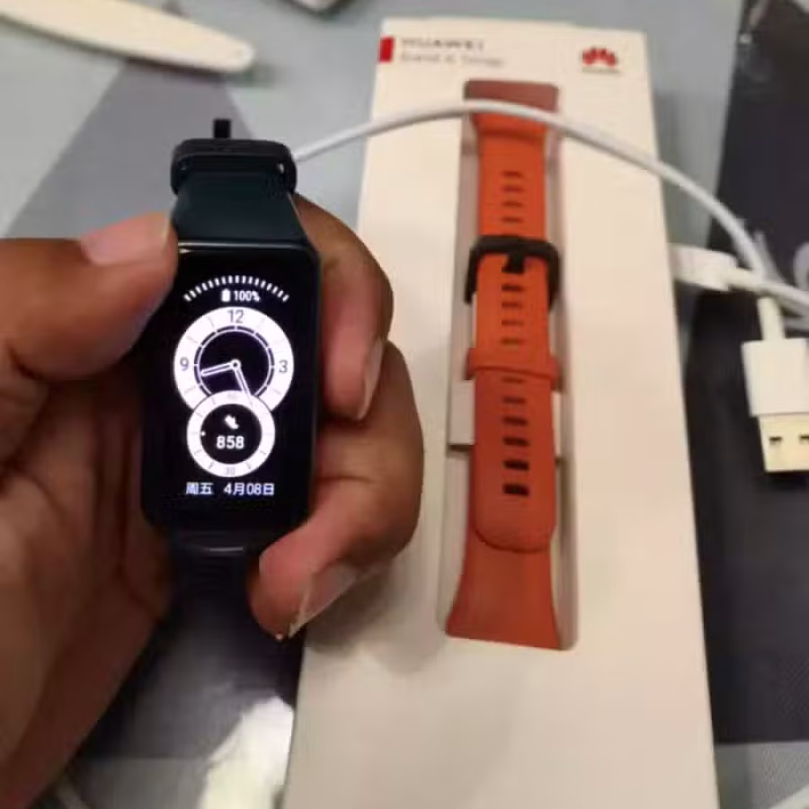 华为 band 6 运动手环 图片 1