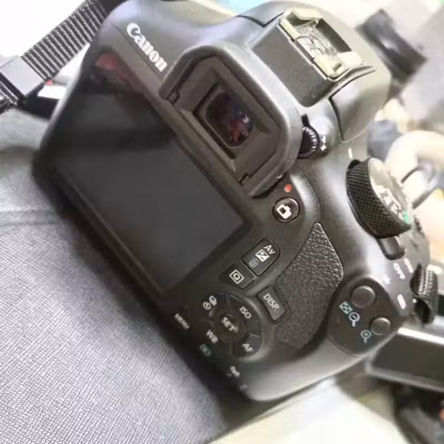 canon EOS 1300D 图片 3